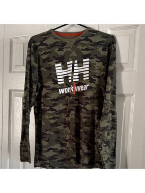 Helly Hansen Kensington Long Sleeve Work Shirt in a camo pattern size M.